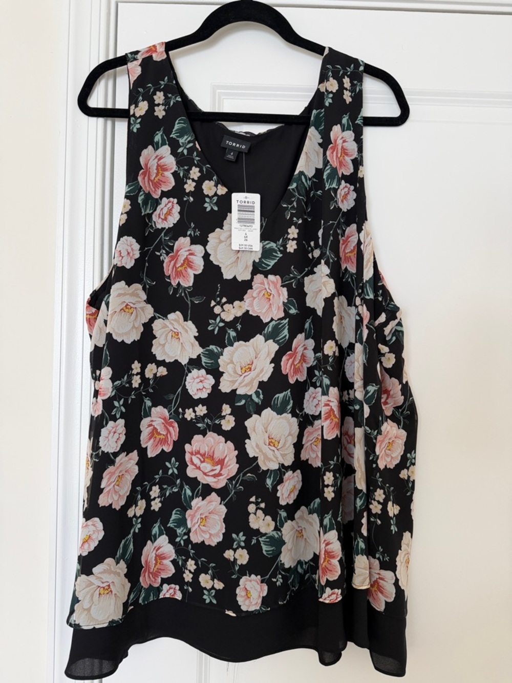 NWT Torrid Black Floral V-Neck Sleeveless Top